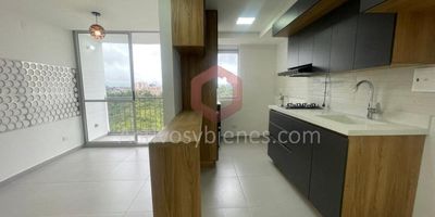 Vendo Apartamento para estrenar en Rionegro de 56 mt en unidad cerrada, 3 alcobas, 2 baños, 3 closets, sala comedor, cocina integral, zona de ropas, balcón, parqueadero cubierto. El conjunto residencial va a contar con zona BBQ, turco, salón social, piscina, juegos infantiles. Vende Activos y Bienes, Inmobiliaria experta en administración, arrendamiento y venta de apartamentos, casas, locales, bodegas y oficinas en el Oriente Antioqueño, Medellín y toda el área Metropolitana. Información sujeta a cambios. Las imágenes de muebles, enseres, decoración y demás elementos son una referencia.