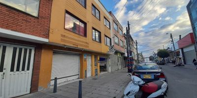 Excelente local comercial, en estupenda ubicación cerca  al Cll. 100 y Av. Suba. Zona de alto tráfico peatonal y vehicular.