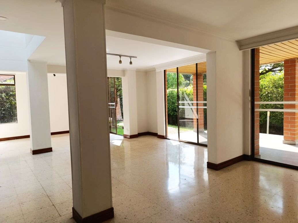 Casa en Arriendo en LOS NARANJOS, El Poblado, Medellín en Los Naranjos
