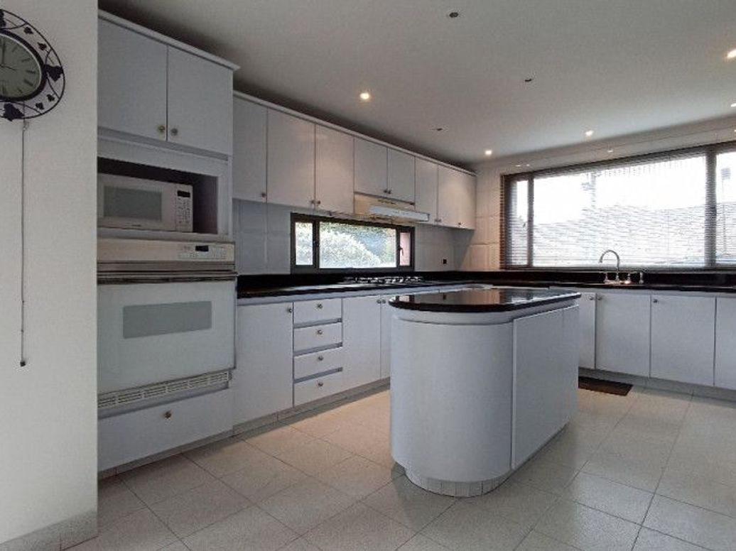 Casa de 3 alcobas en venta en Los Naranjos, Bogotá, 321 m² · foto 3 de 20