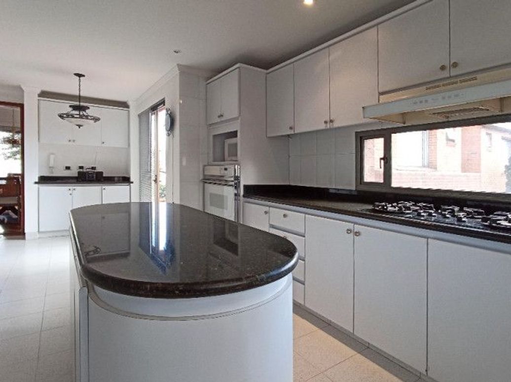 Casa de 3 alcobas en venta en Los Naranjos, Bogotá, 321 m² · foto 4 de 20