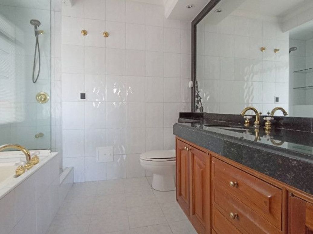 Casa de 3 alcobas en venta en Los Naranjos, Bogotá, 321 m² · foto 9 de 20