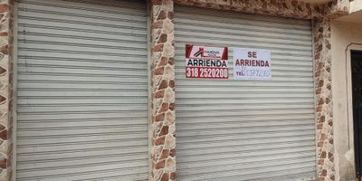 excelente bodega remodelada, 169 mts doble altura, pisos en cerámica, iluminada ventilada, consta de: 2 puertas cortinas salón general, 2 baños, cocineta, ideal para bodega, restaurantes, depósitos, fuente de soda, estanco, casinos, carnicería, cerca de restaurantes, ferreterías, sobre zona comercial, cerca para del mio, buen transporte
