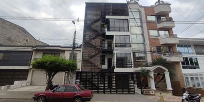 SE ALQUILA apartaestudio para estrenar de 35 m2, en el barrio ingenio en 3 piso; cuenta con habitación con closet, cocina con gabinetes superiores e inferiores, baño con división en vidrio templado. El edificio cuenta con cámaras de seguridad, citófono tipo video portero, luces led de lujo, zona de lavandería con lavadora y secadora y posibilidad de parquear moto. Servicios de agua, energía y gas natural incluidos en el cano de arrendamiento. FÁCIL DOCUMENTACION.
PARA 1 PERSONA CANON $ 1.050.000
PARA 2 PERSONAS CANON $ 1.150.000