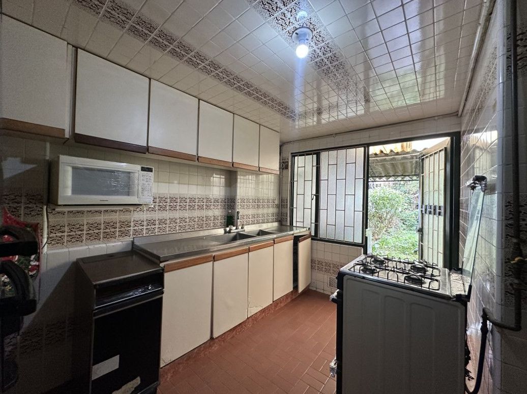 Casa de 3 alcobas en venta en San José Del Prado, Bogotá, 140 m² · foto 7 de 17