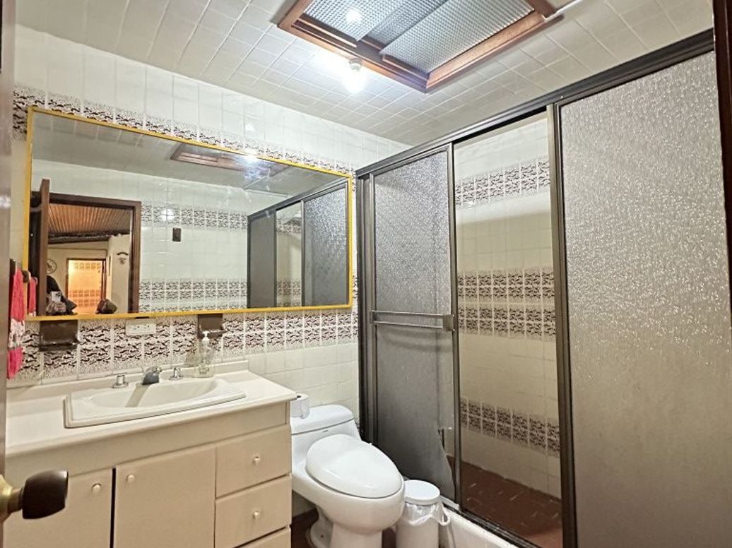 Casa de 3 alcobas en venta en San José Del Prado, Bogotá, 140 m² · foto 14 de 17