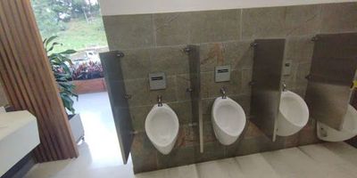 Local en arriendo segundo piso con 78 metros cuadrados en mall comercial ubicado en sector Llano Grande vía la ceja y el retiro ideal para posicionar tu marca en zona de transito y flujo de personal en umbral tenemos todas las opciones para ti.