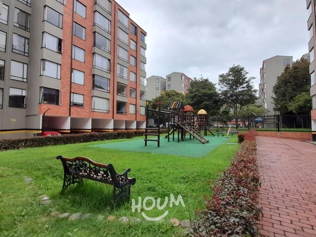 Apartamento de 3 alcobas en venta en El Plan, Bogotá, 48 m² · foto 2 de 18