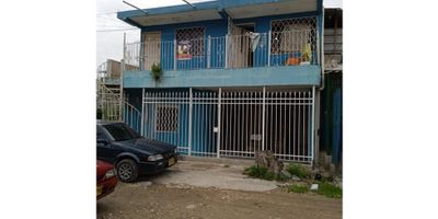 CASA EN VENTA, BARRIO CHINO

Excelente casa amplia para inversion o familiar, dos apartamento arrendados actualmente segundo piso. Excelente ubicacion , cerca de supermercados, comercio.

CODIGO WASI 8295512
