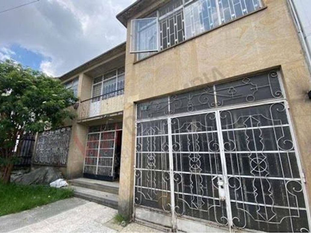 Casa de 5 alcobas en venta en San Luis, Bogotá, 543 m² · foto 2 de 6