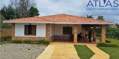  VENTA DE PARCELA EN LA MESA DE LOS SANTOS COD: 731

* VIA AL TELESFERICO.

* CONJUNTO ABIERTO CON CAMARAS.

* AREA DEL LOTE: 1400 MTS.

* CASA DE 145 MTS CONSTRUIDOS.

* CON 2 AÑOS DE CONSTRUCCION.

* 2 PUNTOS DE AGUA.

* 3 TANQUES DE RESERVA CON MAS DE 25 MIL LITROS DE AGUA.

* 3 HABITACIONES.

* 3 BAÑOS.

* SALA.

* COMEDOR.

* COCINA INTEGRAL.

* PATIO DE ROPAS.

* CUARTO DE HERRAMIENTAS.

* CORREDOR EN L.

* KIOSCO CON BBQ.

* PISCINA.

* CANCHA EN PASTO.

* HERMOSOS JARDINES.

* ARBOLES FRUTALES:

* AGUACATE, NARANJA, LIMON, MANGO, YUCA, PLATANO.

* PARQUEADERO PARA VARIOS CARROS .

* EXCELENTE VISTA.

* PRECIO: 570 MILLONES, NEGOCIABLES .

 

AGENDA TU CITA *300* *368* *1081*
