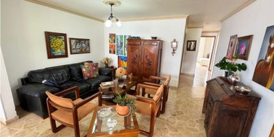 ¡Tu nuevo hogar te espera! ?✨

? Apartamento en excelente sector ?

? Características:


 3 Habitaciones ?️
 3 Baños ?
 1 Habitación de servicio ?
 Doble parqueadero lineal ??
 Piso 6 ?
 180 m² de comodidad ?


? Administración: $760,000 ?

¡Contáctanos para más detalles y asegura tu nuevo hogar en este increíble sector! ??
