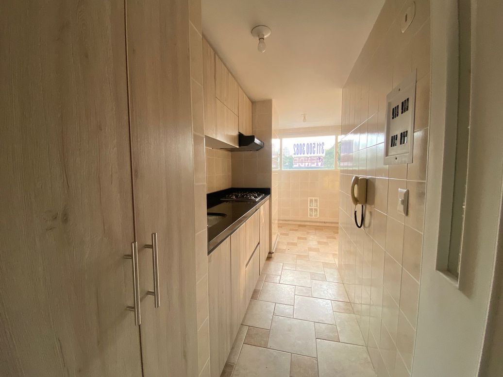 Apartamento de 2 alcobas en venta en Cjr Belomar, Bogotá, 70 m² · foto 15 de 17