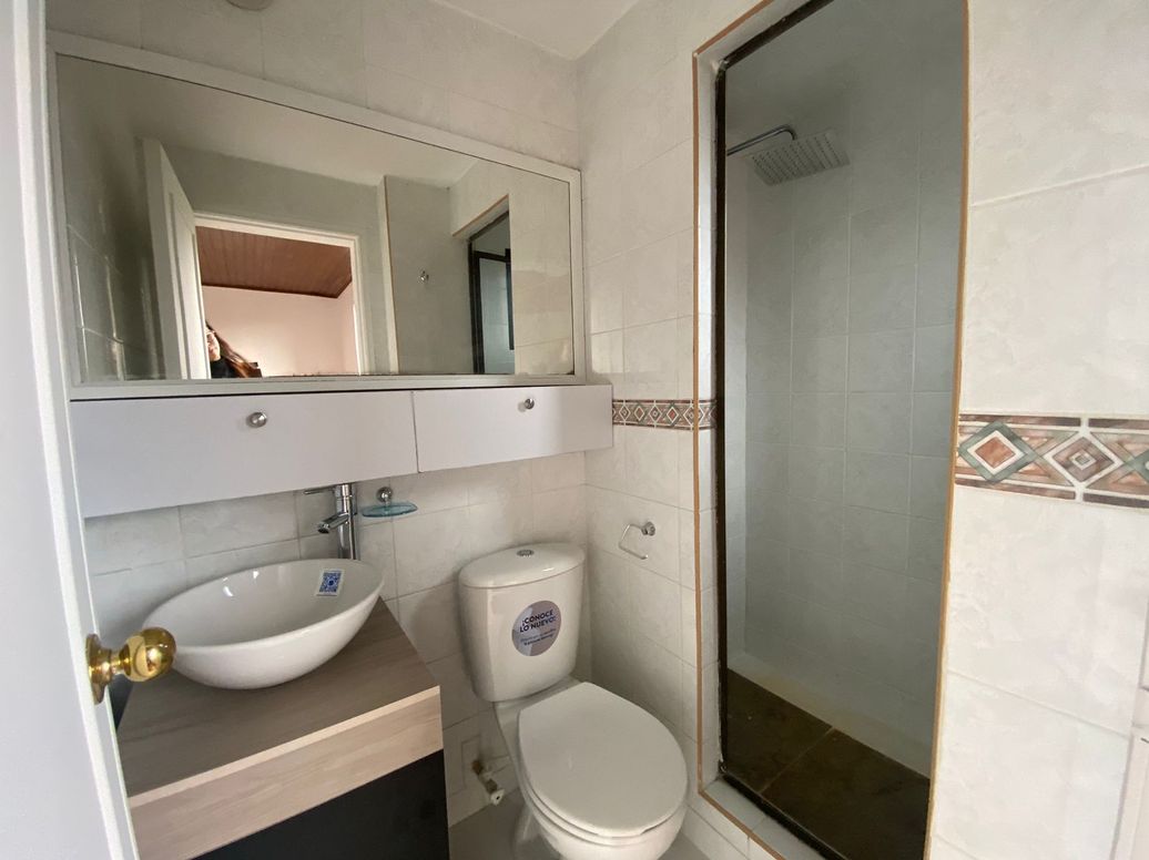 Apartamento de 2 alcobas en venta en Cjr Belomar, Bogotá, 70 m² · foto 6 de 17