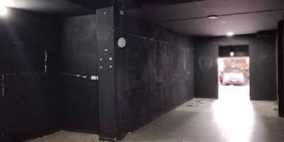 Local de 100 mts2, área abierta hacia la calle , zona de discotecas , 1 baño, sobre vía secundaria. ideal para cafeterías , panadería, restaurante área abierta  Zona chapinero