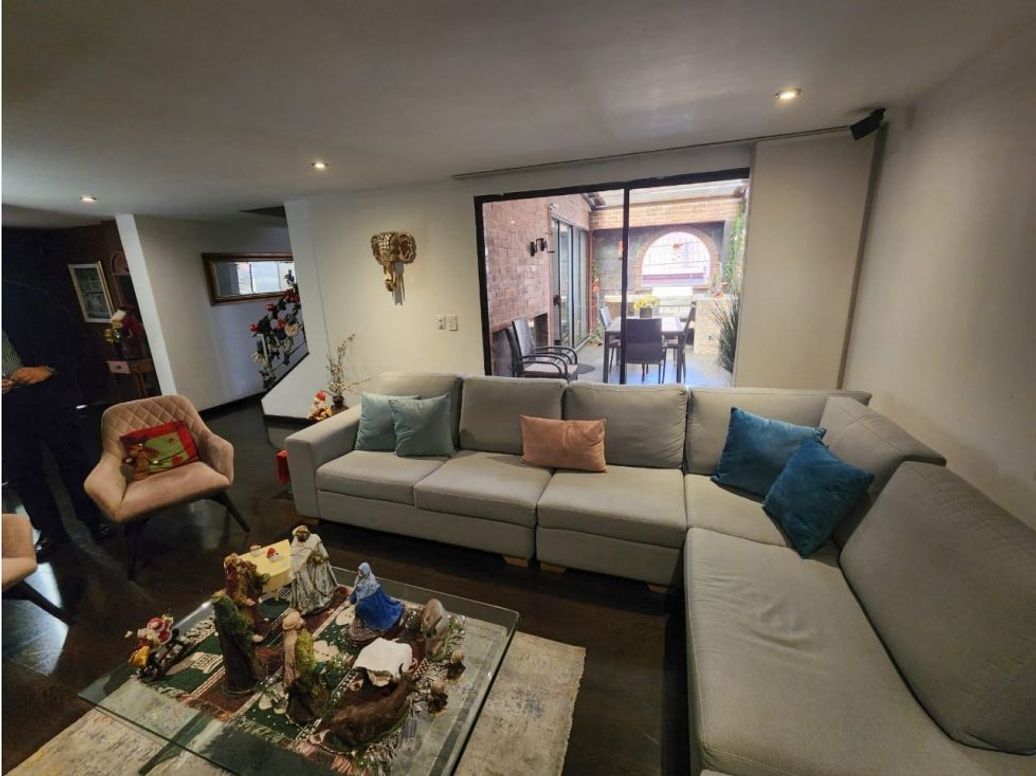 Casa de 4 alcobas en venta en Chicó Navarra, Bogotá, 296 m² · foto 3 de 20
