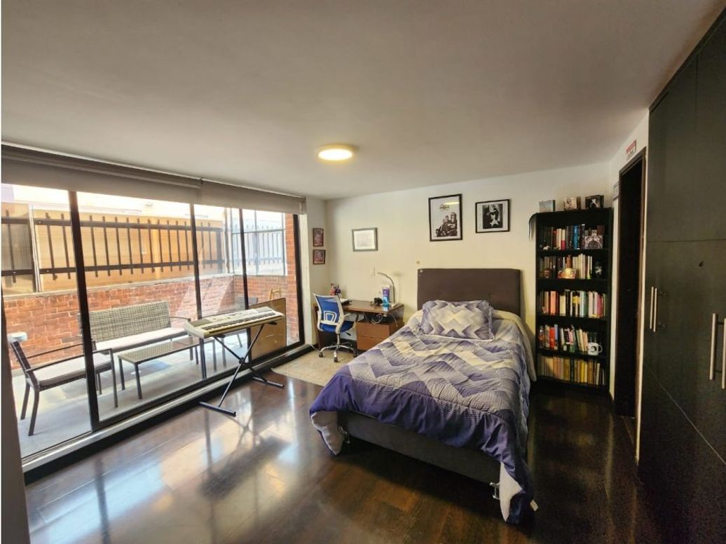 Casa de 4 alcobas en venta en Chicó Navarra, Bogotá, 296 m² · foto 17 de 20