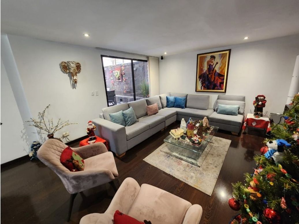 Casa de 4 alcobas en venta en Chicó Navarra, Bogotá, 296 m² · foto 6 de 20