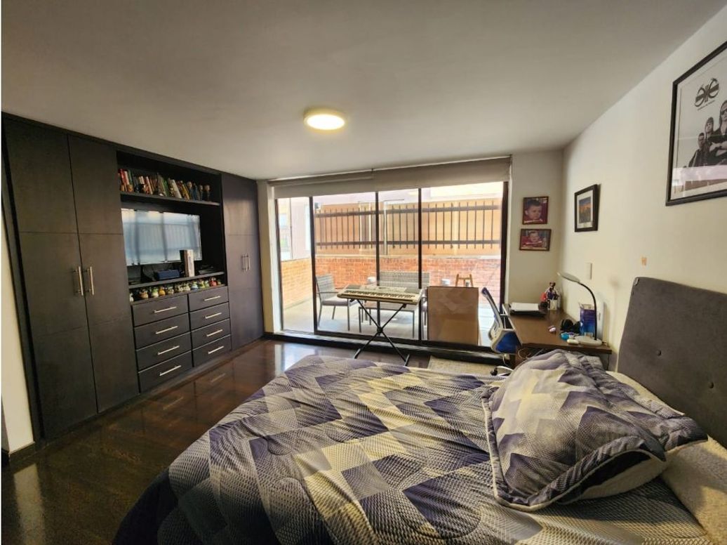 Casa de 4 alcobas en venta en Chicó Navarra, Bogotá, 296 m² · foto 16 de 20