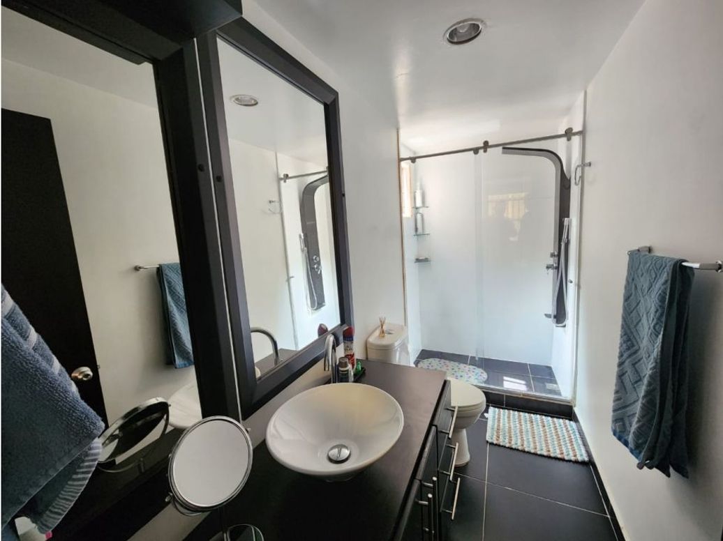 Casa de 4 alcobas en venta en Chicó Navarra, Bogotá, 296 m² · foto 18 de 20