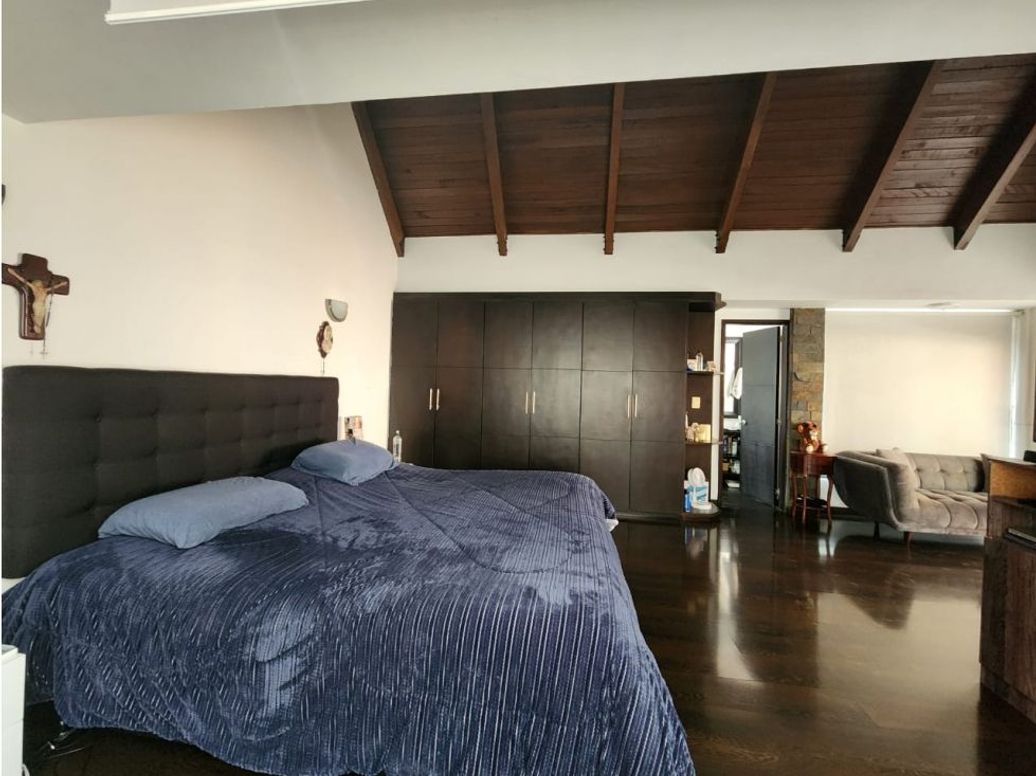 Casa de 4 alcobas en venta en Chicó Navarra, Bogotá, 296 m² · foto 13 de 20