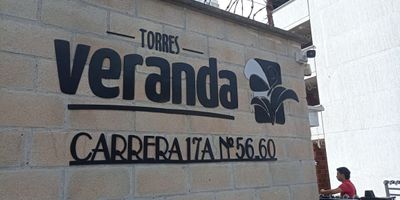 Codigo 712. HERMOSO APARTAMENTO, PISO ALTO, COCINA INTEGRAL, BAÑOS COMPLETOS, HABITACIONES CON CLOSET, SE ENCUENTRA EN UN SECTOR CON FACILIDAD DE TRANSPORTE, ZONA SOCIAL COMPLETA Y PARQUEADERO COMUNAL.