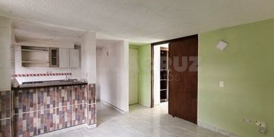 Apartamento en el sector de san Javier, al lado de metro salud, segundo piso, cuenta con sala comedor, 3 alcobas, 3 closets, cocina integral con red de gas, 2 baños, zona de ropas, citófono, piso en porcelanato, piscina, con un área de 59.35 metros, paga una administración de $160.000 mensual