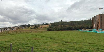 ADMINISTRADORA AAVAL VENDE LOTE EN BOYACÁ, TUNJA, CON TRECE MIL SESENTA Y NUEVE M2, APTO PARA CONSTURCCIÓN DE VIVIENDA O COMERCIO COMO LOCALES O BODEGAS. ZONA URBANA CON ACCESO A SERVICIOS PÚBLICOS BÁSICOS ESTRATO 2 Y ACCESO A VIAS PAVIMENTADAS.