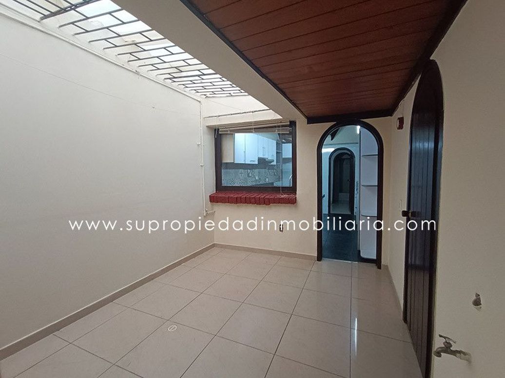 Casa de 3 alcobas en venta en Santa Barbara Central, Bogotá, 273 m² · foto 10 de 20