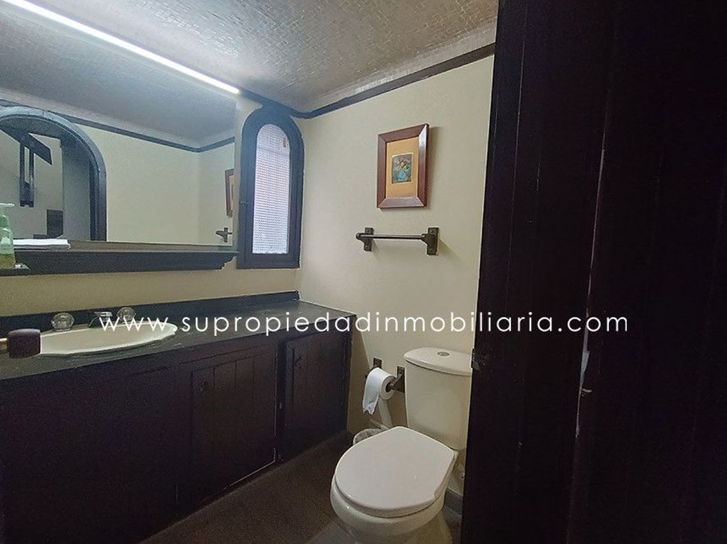 Casa de 3 alcobas en venta en Santa Barbara Central, Bogotá, 273 m² · foto 4 de 20