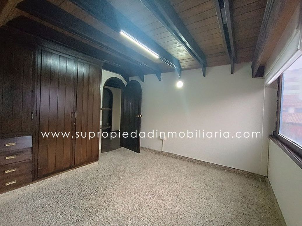 Casa de 3 alcobas en venta en Santa Barbara Central, Bogotá, 273 m² · foto 16 de 20