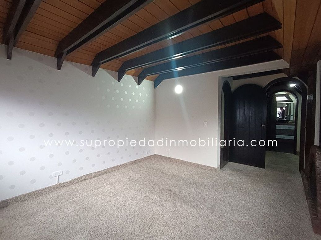 Casa de 3 alcobas en venta en Santa Barbara Central, Bogotá, 273 m² · foto 19 de 20