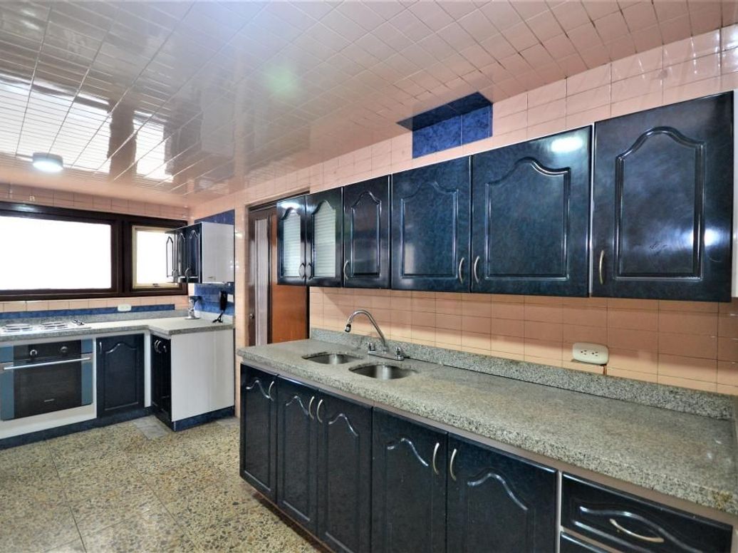 Apartamento de 3 alcobas en venta en Rincon Del Chicó, Bogotá, 164 m² · foto 4 de 20