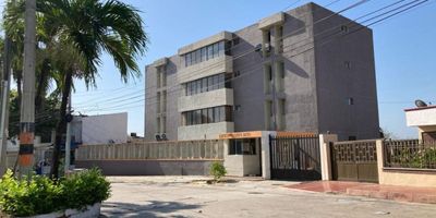 Apartamento con 3 habitaciones, 2 baños  sala comedor cocina integral, zona de labores cuarto y baño de servicio, con area de 92m2, garaje privado,cerca de centros comerciales, colegios, universidades tiendas olimpicas. ara, restaurantes