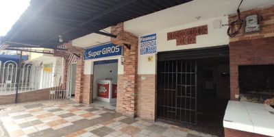 Local ubicado en sector comercial en la cuidad de barranquilla, ideal para tu negocio por su cercania a la avenida murillo, cuenta con alto flujo de personas y vehiculos. cercano a farmacias, gimnasios, empresas de salud.