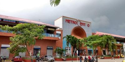 Local Actualmente arrendado. Ubicado en centro comercial metro centro al sur de la ciudad de ambiente fresco y luz natural durante día. Cuenta con espacio principal para adecuarlo al gusto de empresa o negocio. El CC ofrece vigilancia privada 24 hora parqueadero comunal y baños comunales. Es cercano al estadio metropolitano, avenida la murillo, avenida circunvalar y la  terminal de transporte.