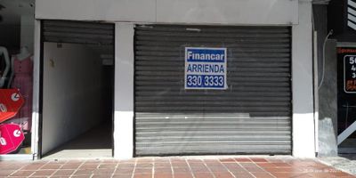 Se arrienda local comercial en el vibrante Barrio Colombia, Barranquilla, Atlántico. Cuenta con 60 m² de área construida y se encuentra en un primer nivel, ideal para visibilidad. Su ubicación estratégica es clave, situándose muy cerca de importantes zonas bancarias y comerciales, facilitando el acceso a clientes y proveedores. El canon de arriendo es de $2,900,000. Si busca un local en arriendo en Barranquilla, le invitamos a conocer esta opción. Consulte más detalles vía WhatsApp, ver teléfonos o solicite que lo contactemos.