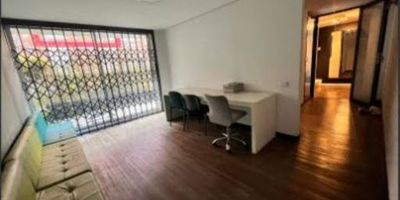 Local remodelado, ideal para taller o casa de moda, o afines