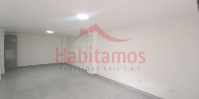 Local en venta en Medellín, Antioquia, ubicado en el barrio VILLANUEVA. Este inmueble de 114 m² construidos ofrece un espacio funcional y seguro, ideal para establecer su negocio o realizar una inversión estratégica. Dispone de 2 baños, brindando comodidad para empleados y clientes. La propiedad cuenta con vigilancia, aportando un entorno con mayor seguridad para sus operaciones. Su ubicación en estrato 3 facilita la conexión con diversas zonas de la ciudad. Aproveche esta excelente oportunidad comercial en Medellín. ¿Interesado en conocer más detalles? Contáctenos a través de WhatsApp, solicite que le contacten o vea nuestros teléfonos disponibles.