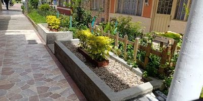 Excelente oportunidad de inversión, casa de 3 pisos mas terraza en la Gaitana, se puede independizar cada piso con un  apto, en el primer piso consta de sala comedor,  habitación, estudio, baño y patio de ropas, el segundo piso consta de dos habitaciones, cocina semi integral, sala comedor y baño, el tercer piso consta de 3 habitaciones baño, sala comedor, cocina integral, y en el cuarto piso tiene una terraza. 