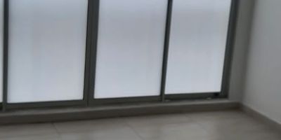 Espectacular Apartamento está disponible para Arriendo. Ubicado en el barrio LA PRADERA de la ciudad de Barranquilla. Cuenta con 2 habitaciones, 2 baños y 1 parqueaderos. El área construida es de 56.00 m². Estrato: 3. 