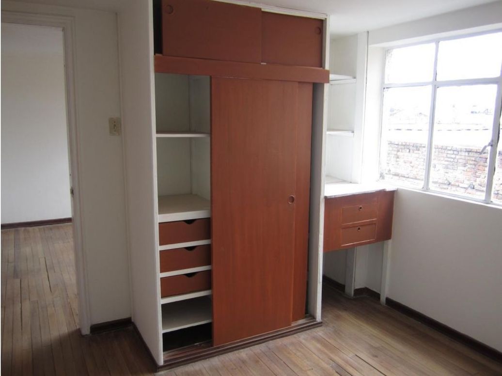 Casa de 15 alcobas en venta en Los Alcázares, Bogotá, 960 m² · foto 18 de 20