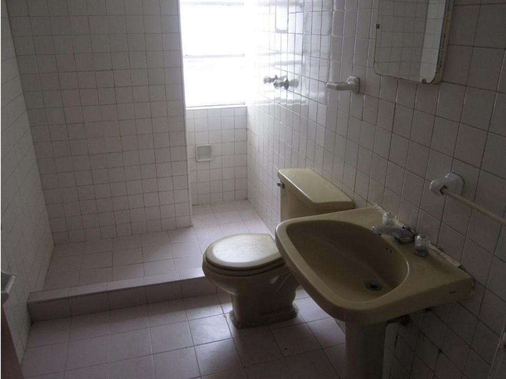 Casa de 15 alcobas en venta en Los Alcázares, Bogotá, 960 m² · foto 16 de 20