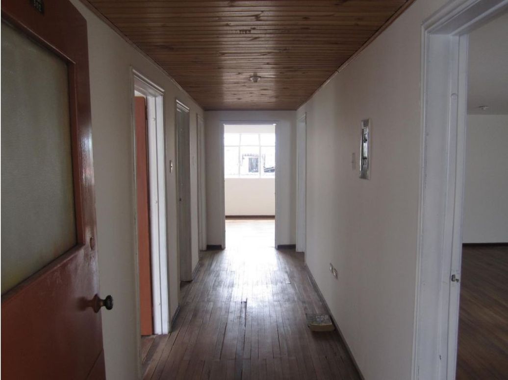 Casa de 15 alcobas en venta en Los Alcázares, Bogotá, 960 m² · foto 13 de 20