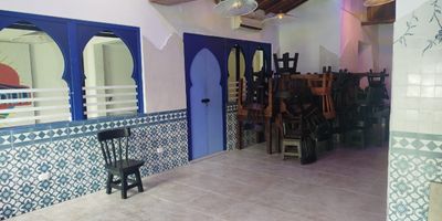 Local independiente en arriendo cerca a parques principales, centros comerciales, zona rosa, sector exclusivo cerca a transporte publico y servicios complementarios. Piso en porcelanato, 3 espacios, dos niveles, baño privado, cocineta, cableado de red, techo cielo raso, aire acondicionado central. Cuenta con vigilancia 12 hrs, y circuito cerrado de tv.  Inmuebles sujetos a verificación de disponibilidad.
