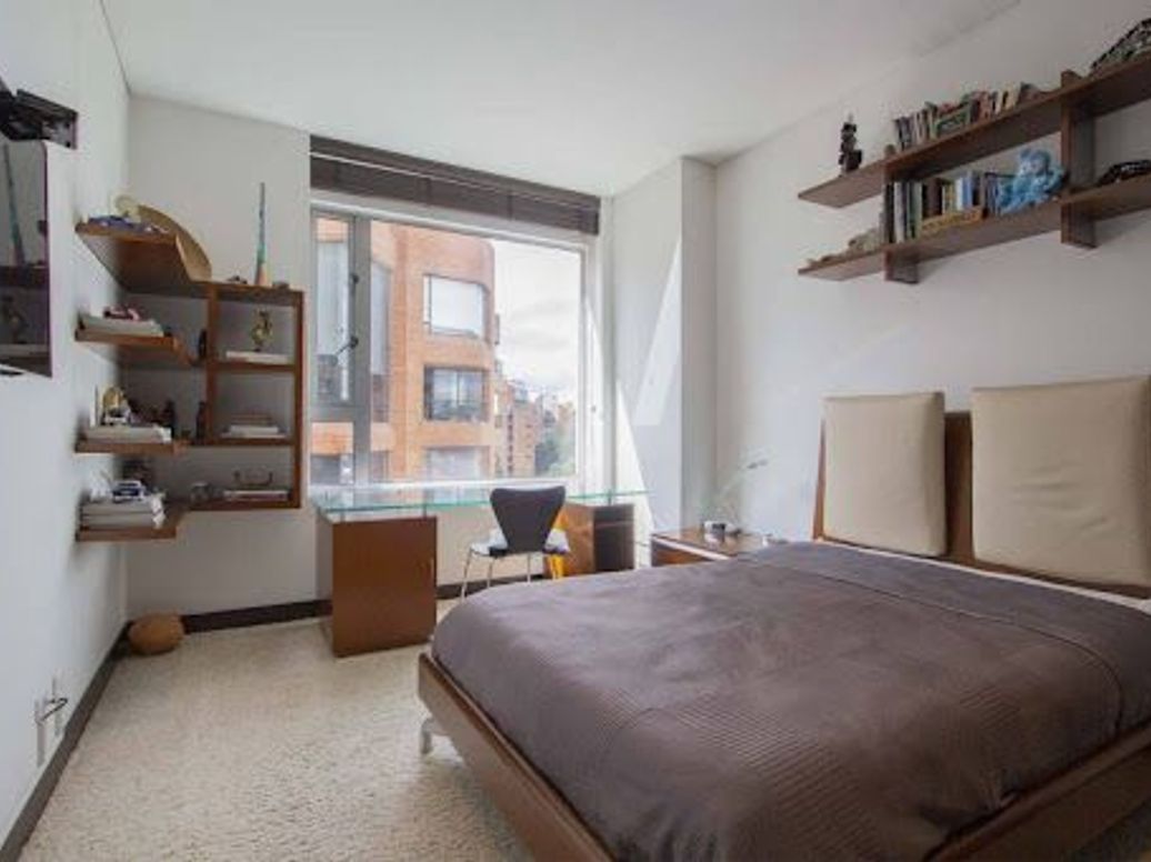 Apartamento de 3 alcobas en venta en Los Rosales, Bogotá, 260 m² · foto 19 de 20