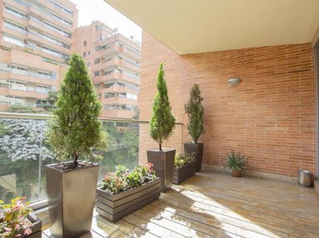 Apartamento de 3 alcobas en venta en Los Rosales, Bogotá, 260 m² · foto 8 de 20