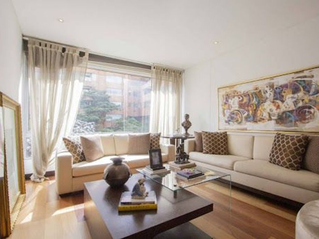 Apartamento de 3 alcobas en venta en Los Rosales, Bogotá, 260 m² · foto 2 de 20