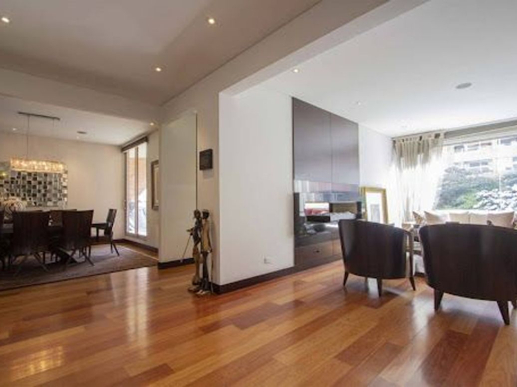 Apartamento de 3 alcobas en venta en Los Rosales, Bogotá, 260 m² · foto 4 de 20