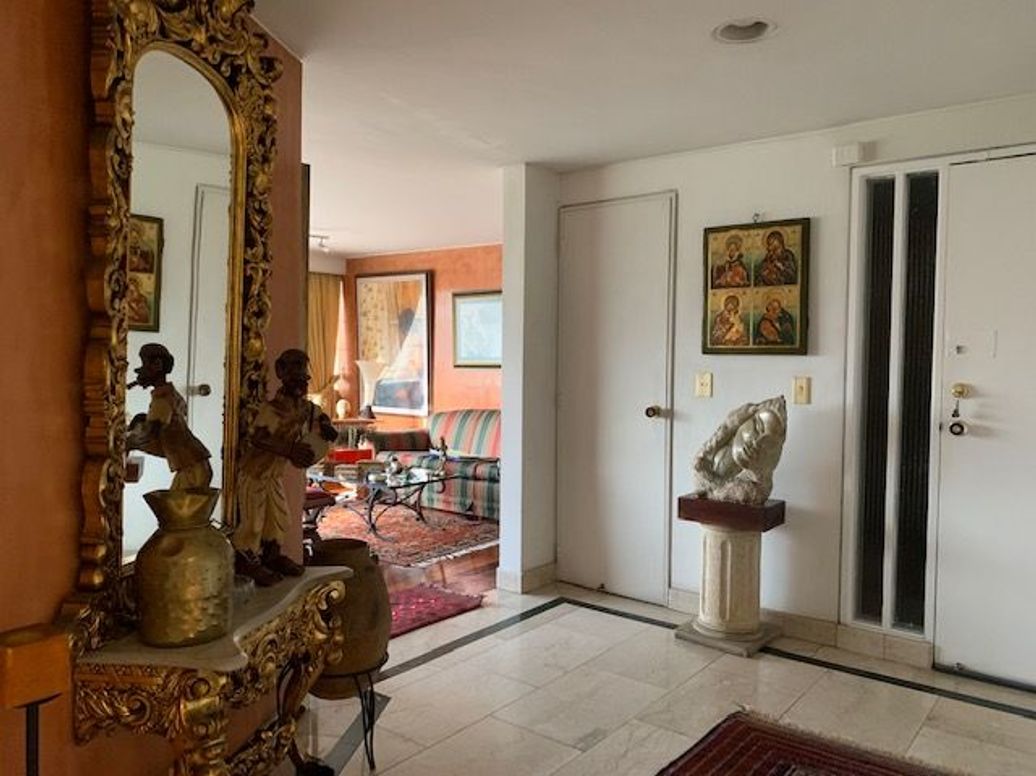 Apartamento de 3 alcobas en venta en Los Rosales, Bogotá, 195 m² · foto 19 de 19